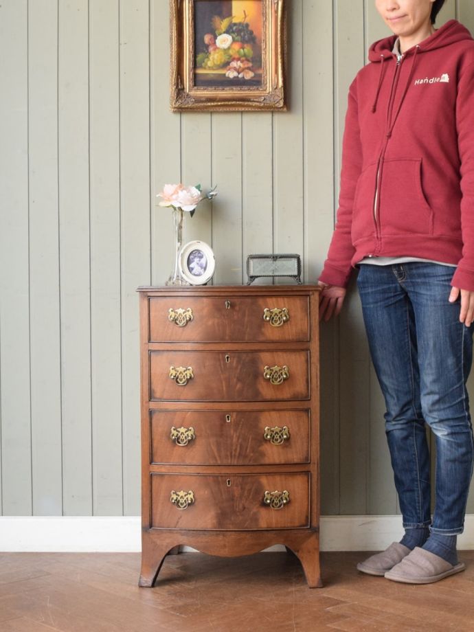 英国アンティークのチェスト