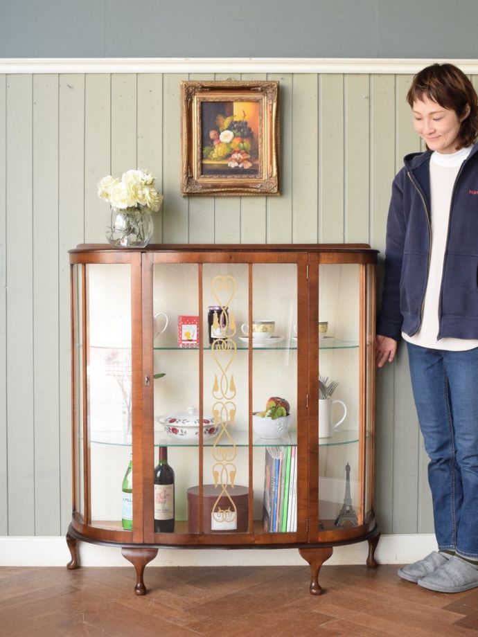 英国アンティークのガラスキャビネット