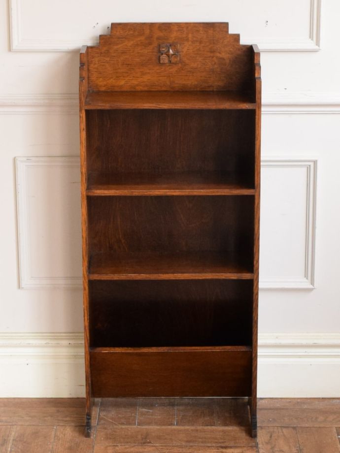 アンティークのマガジンラック