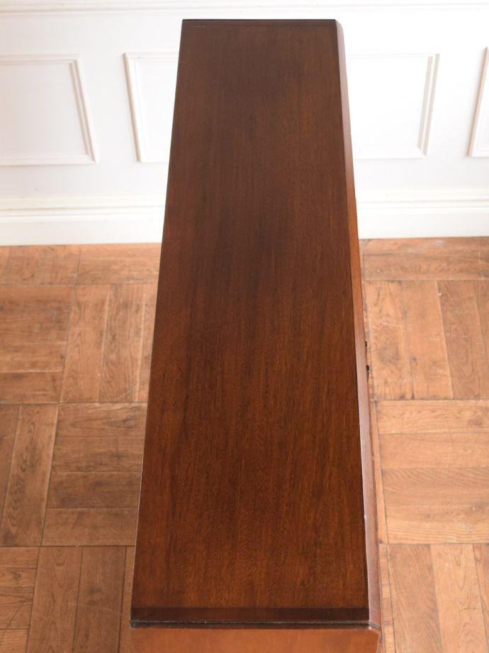 アンティーク家具の形