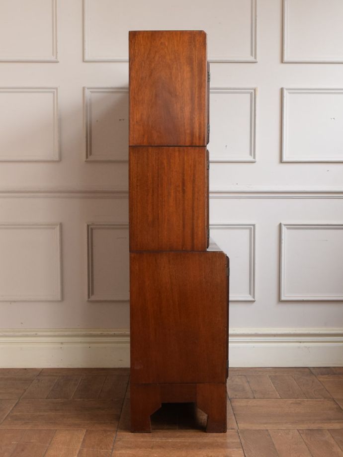 キャビネットの側面