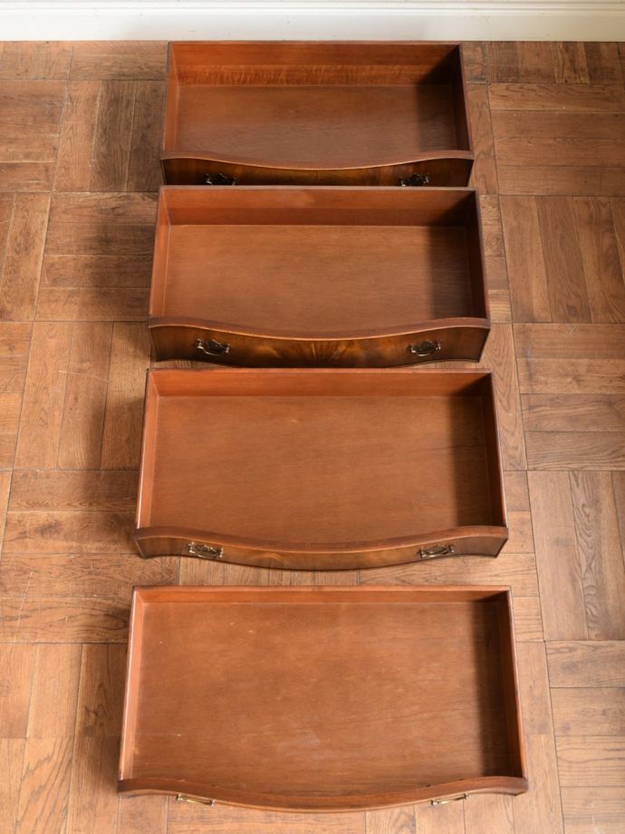 おしゃれなチェストの引き出しの中