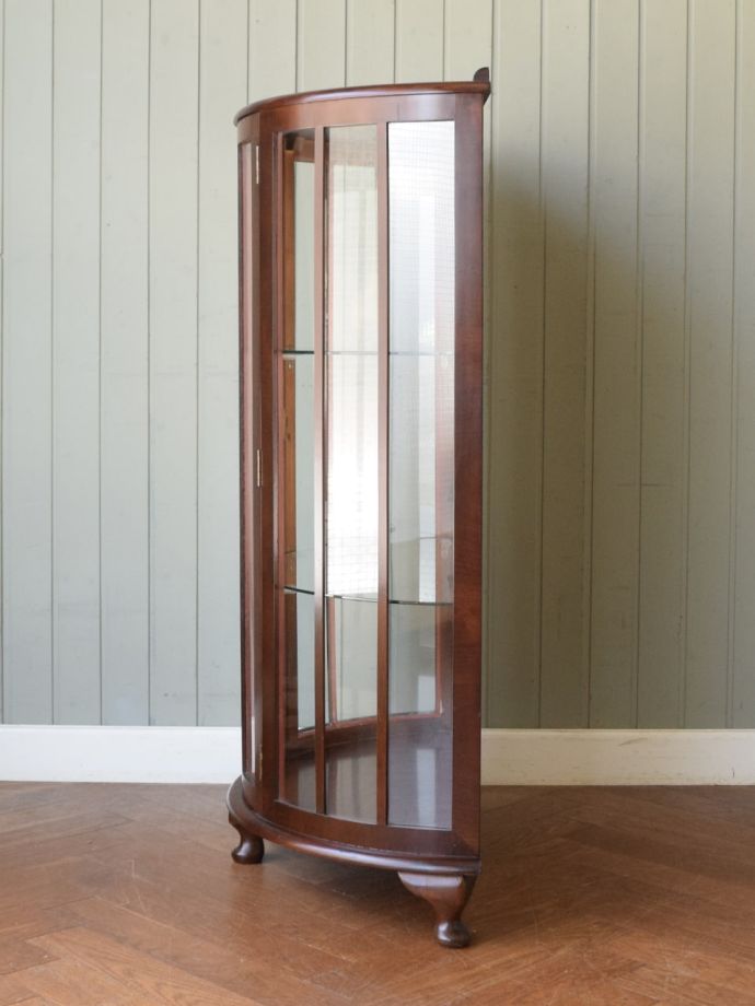 キャビネットの側面