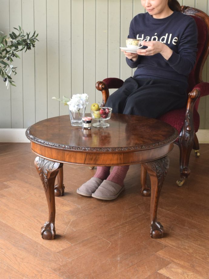 アンティークのコーヒーテーブル