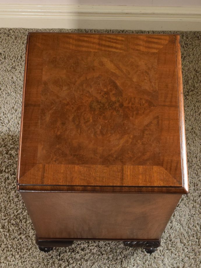 サイドキャビネットの天板