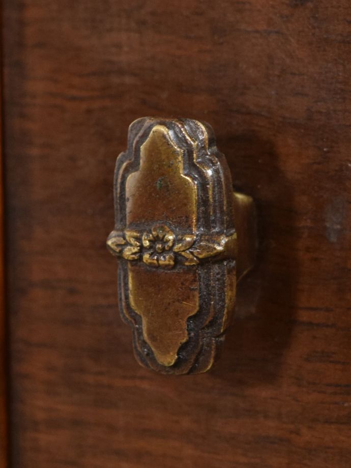 アンティーク家具の取っ手