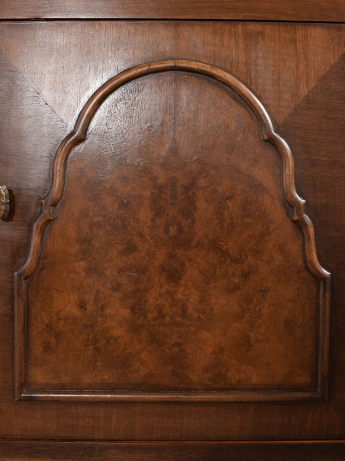 アンティーク家具の装飾