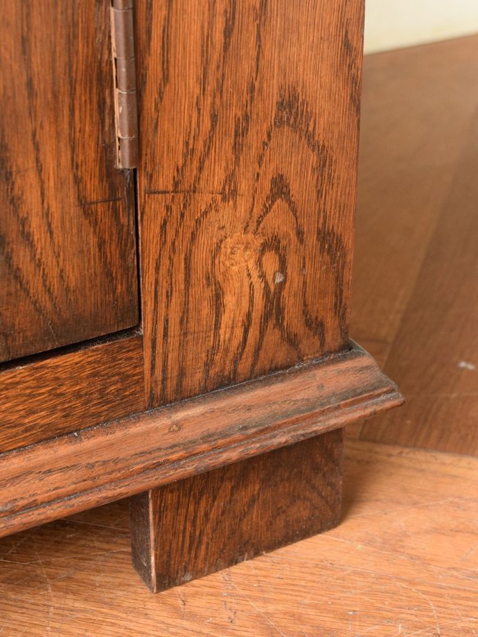 アンティーク家具の脚