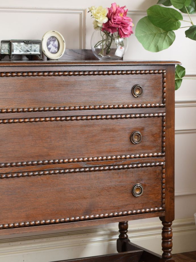 おしゃれなアンティークチェスト