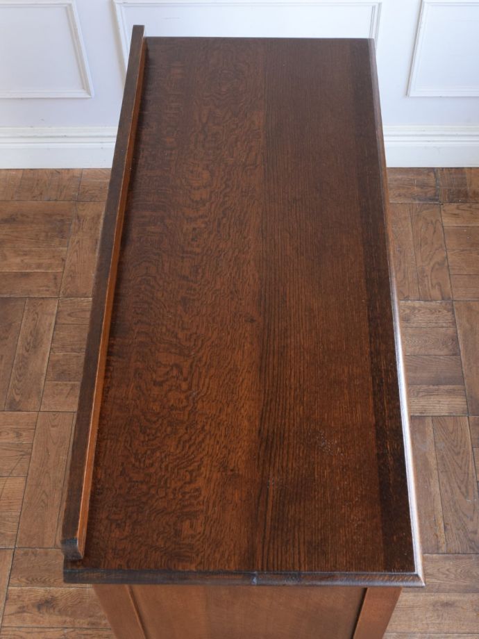 アンティークチェストの天板