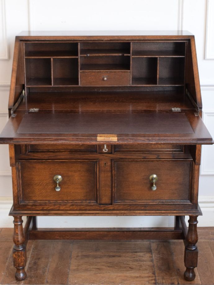 アンティークビューローの扉の中