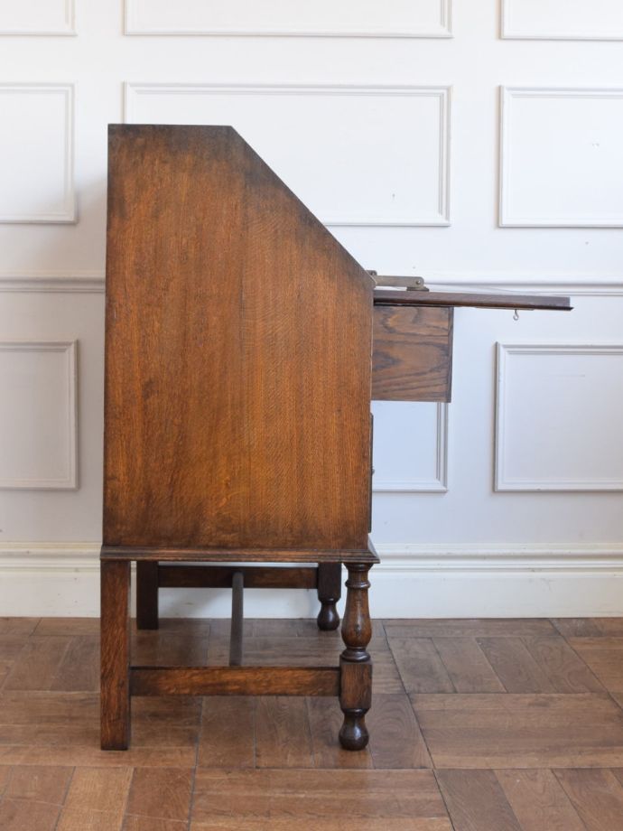 ライティングビューローの側面