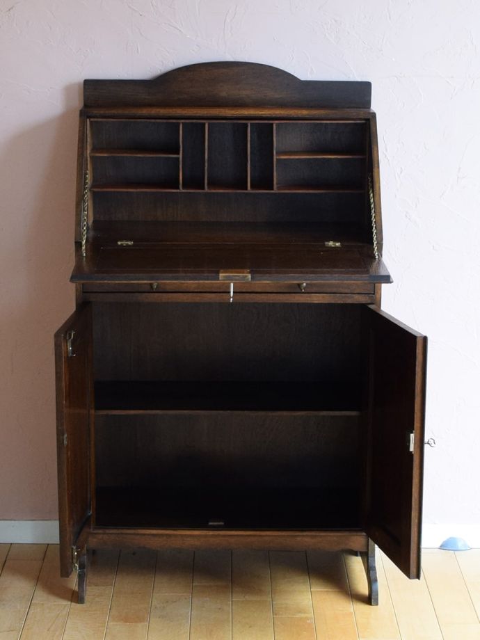 アンティークビューローの扉の中