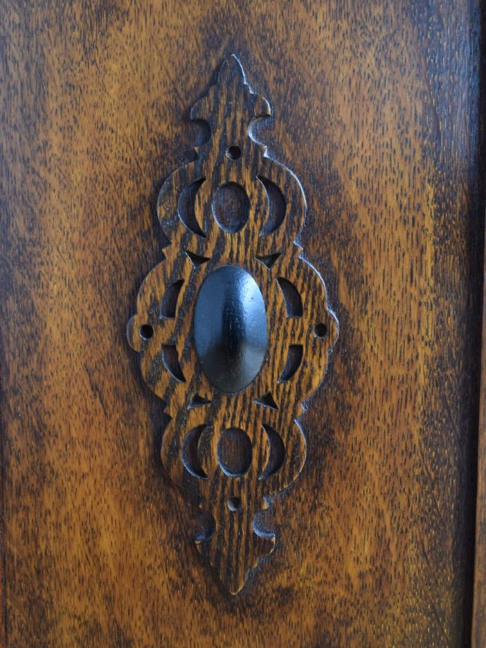 アンティーク家具の装飾