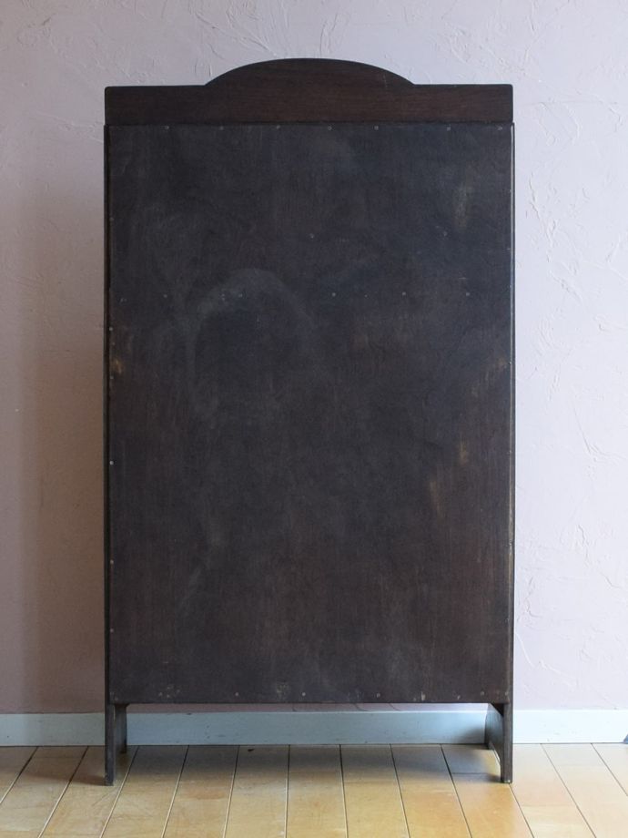 ビューローの後ろ姿