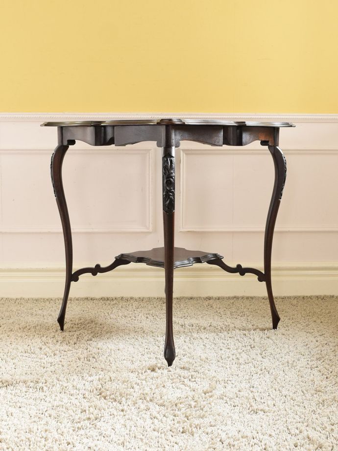 アンティーク家具の側面