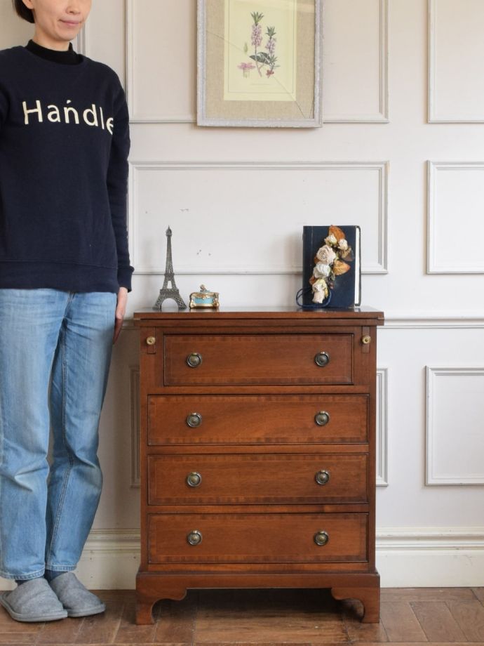 英国アンティークのチェスト