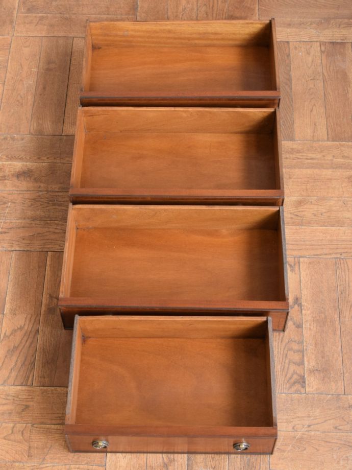 おしゃれなチェストの引き出しの中