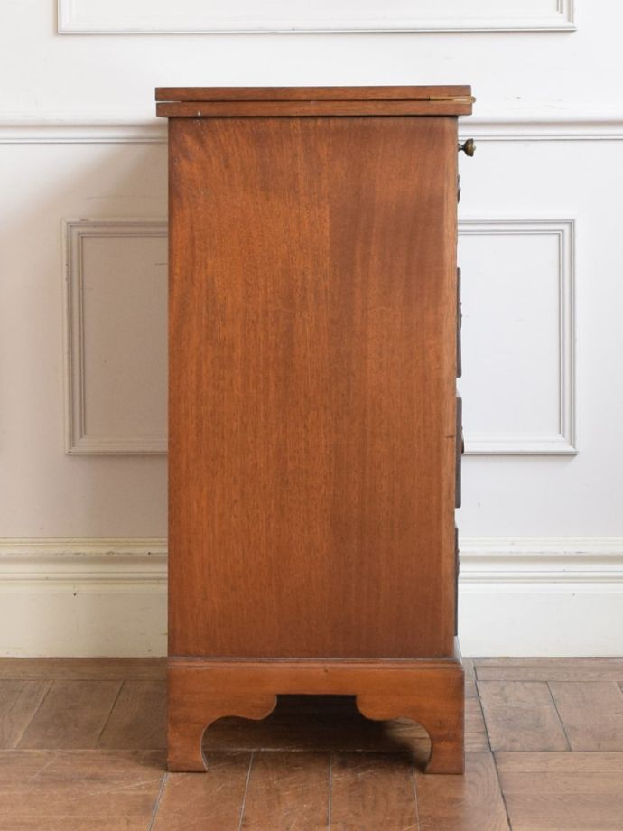 チェストの側面