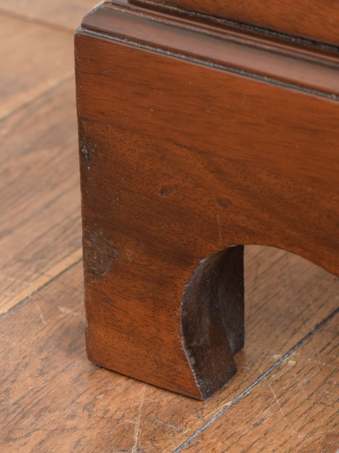 アンティーク家具の脚