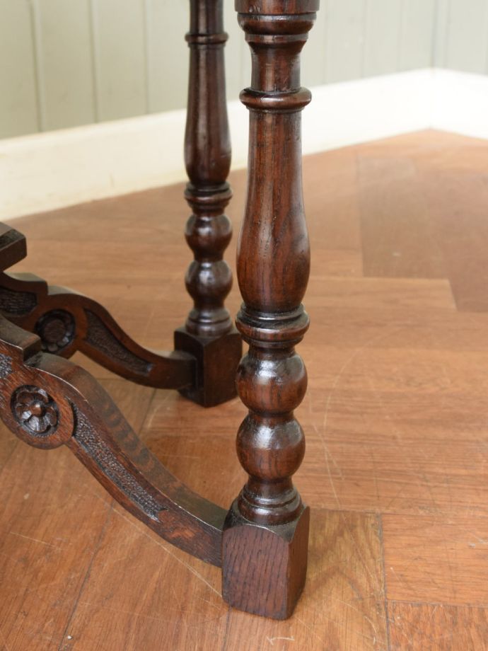 アンティーク家具の脚