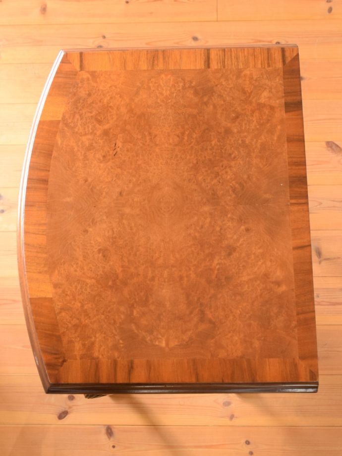 サイドキャビネットの天板