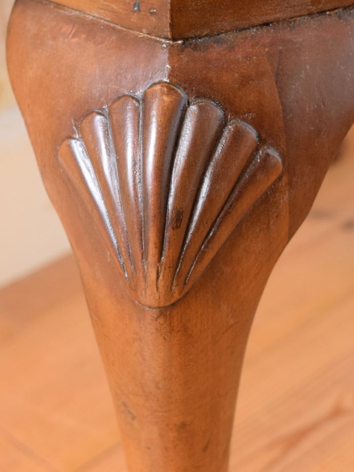 アンティーク家具の装飾