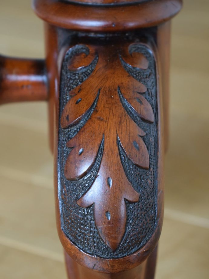 アンティーク家具の装飾