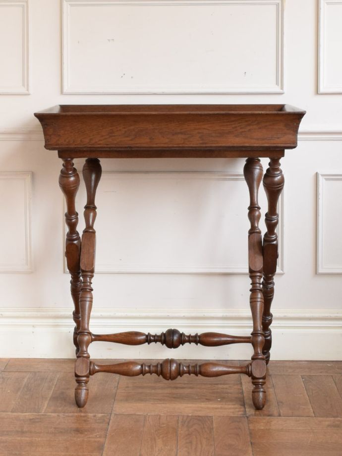 折り畳みテーブルの反対側