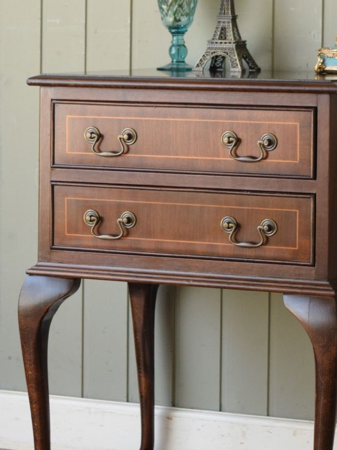 アンティークチェストの美しい木目