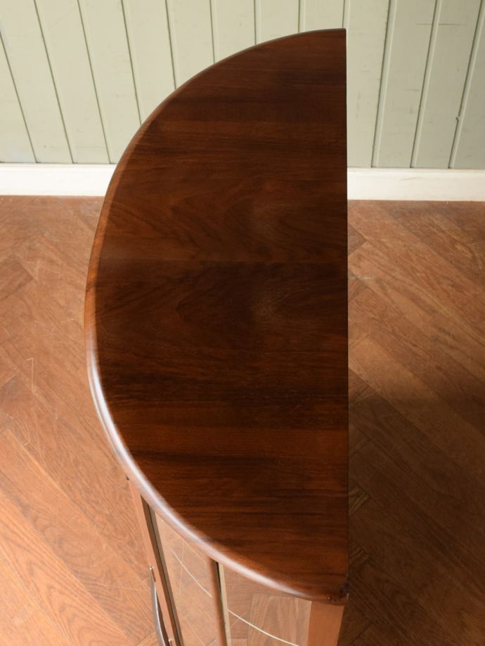 アンティークキャビネットの天板