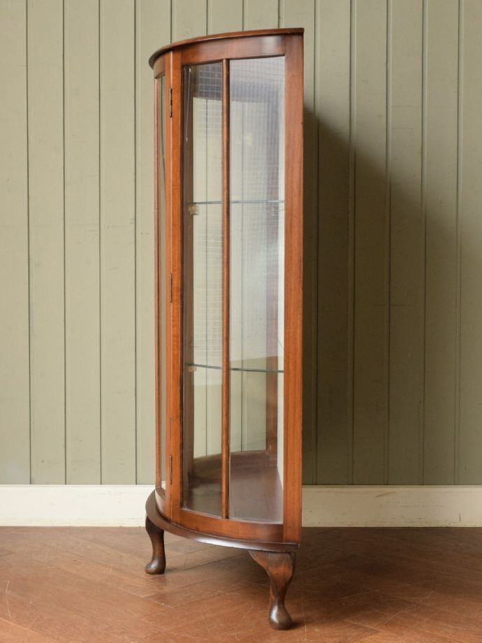 キャビネットの側面