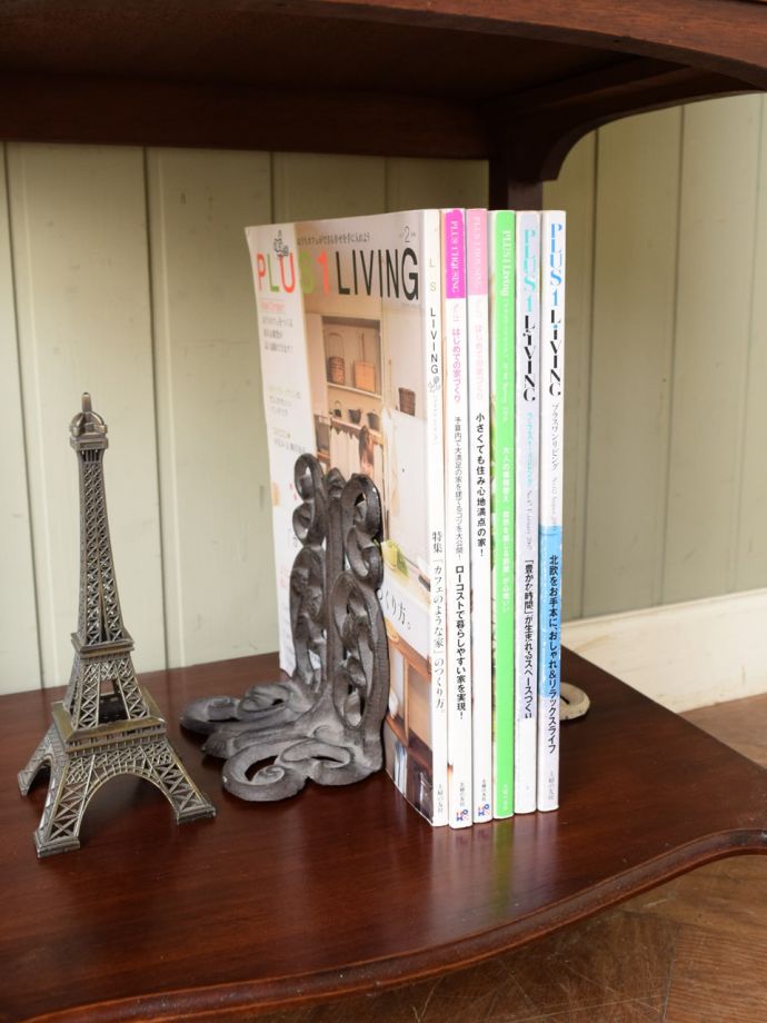 チェストの扉の中