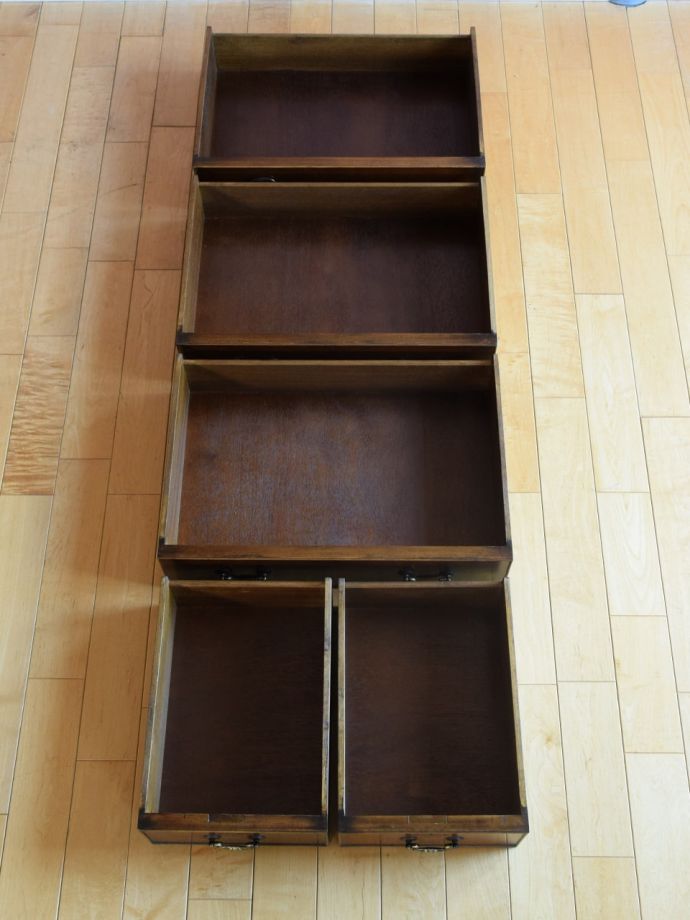 おしゃれなチェストの引き出しの中