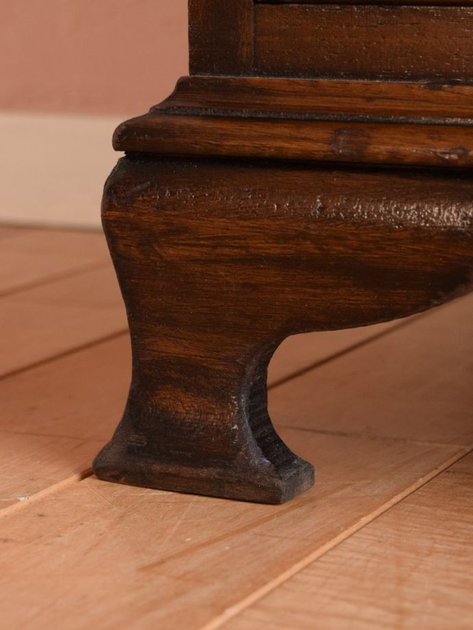 アンティーク家具の脚