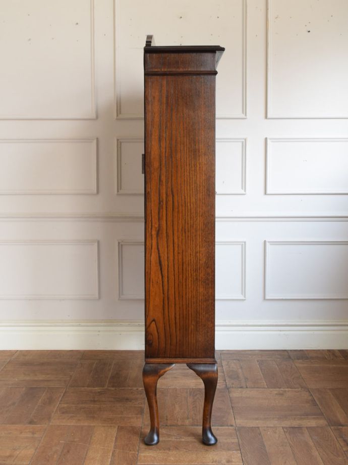 キャビネットの側面