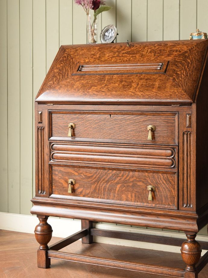 おしゃれなアンティークの家具