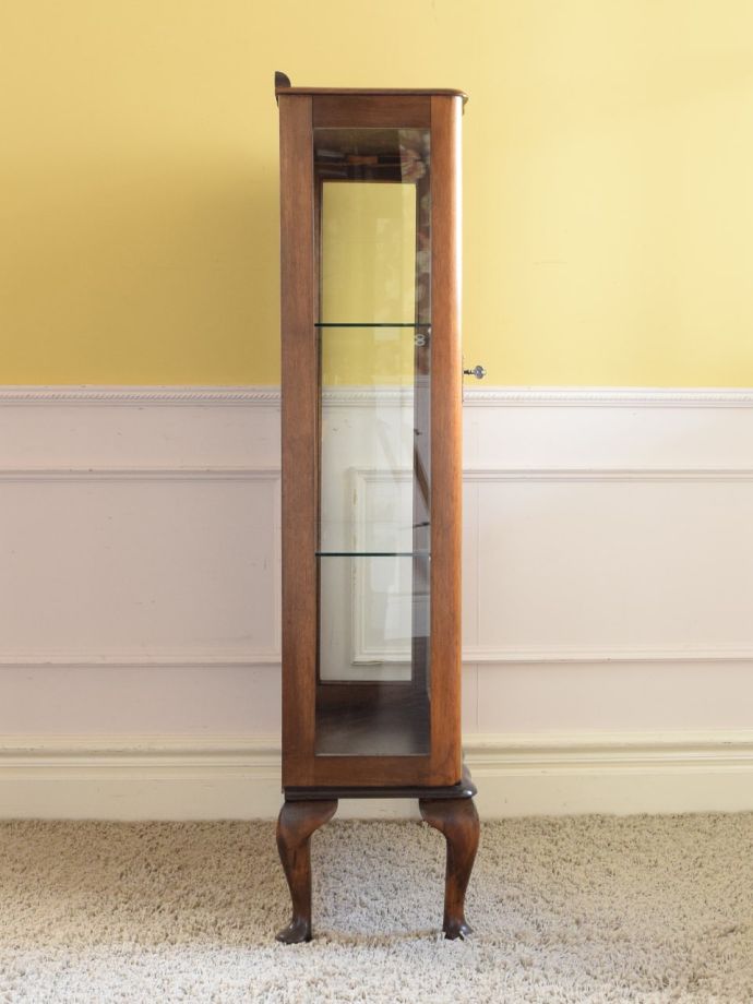 キャビネットの側面