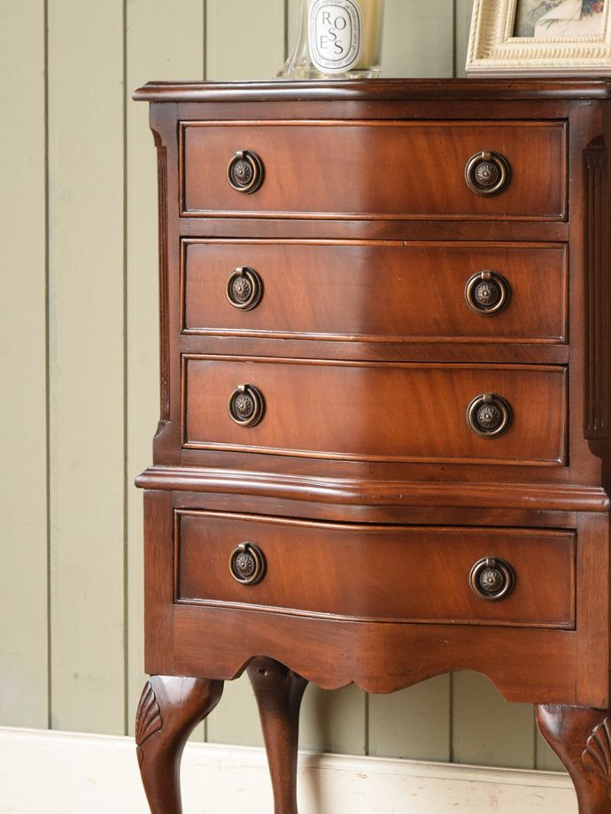 アンティークチェストの美しい木目