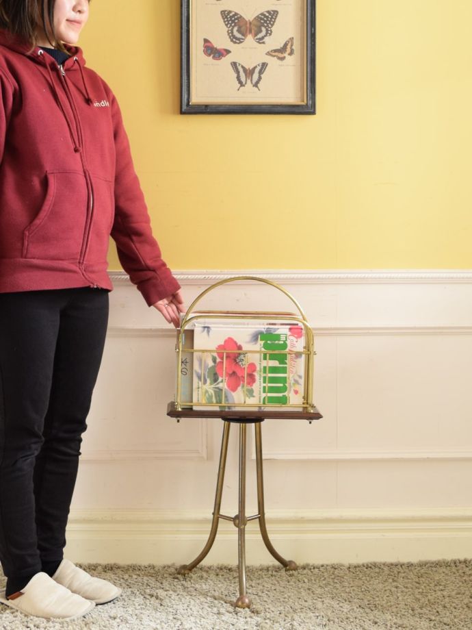 アンティークのおしゃれなマガジンラック