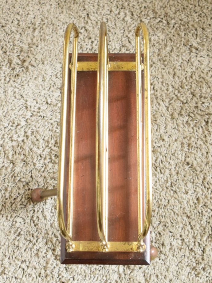 たっぷり収納できるマガジンラック