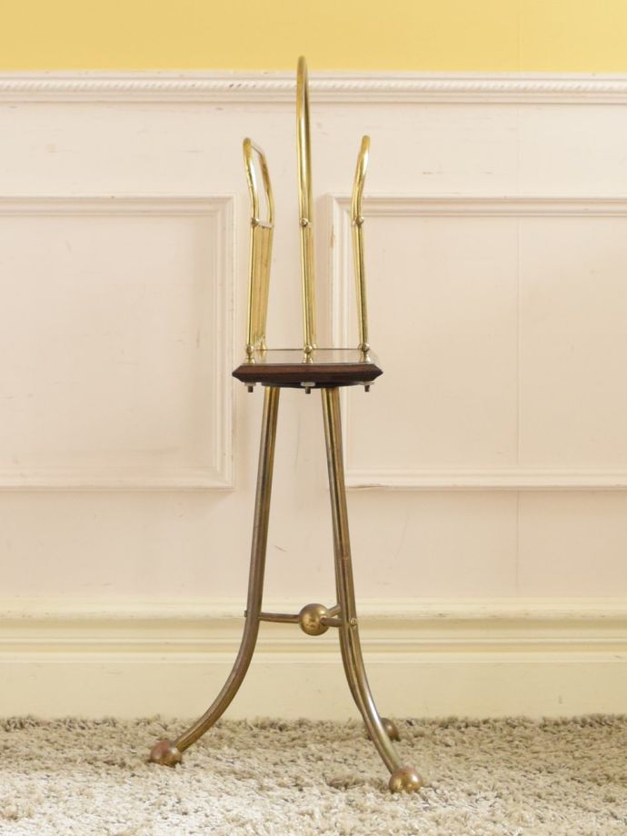 マガジンラックの側面