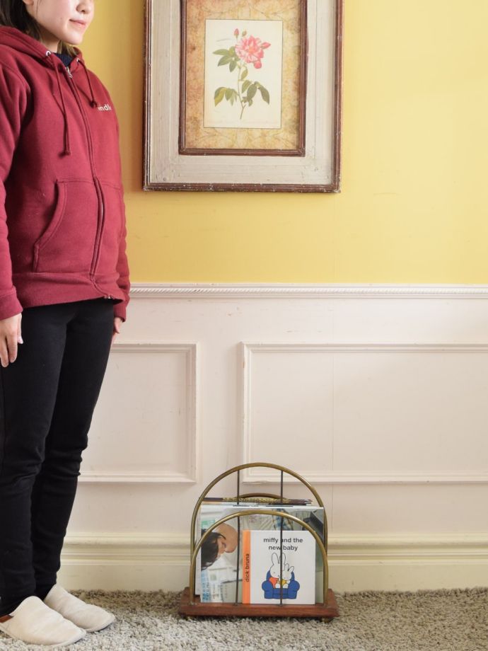 アンティークのおしゃれなマガジンラック