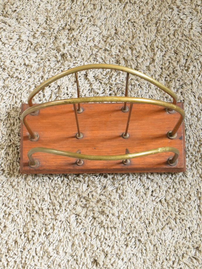 たっぷり収納できるマガジンラック