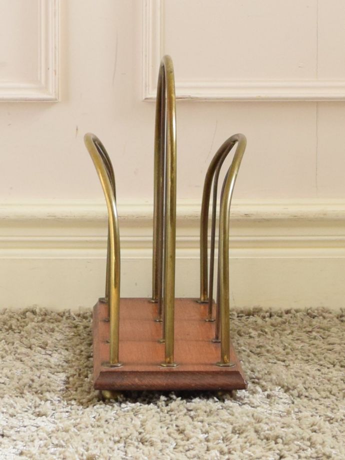 マガジンラックの側面