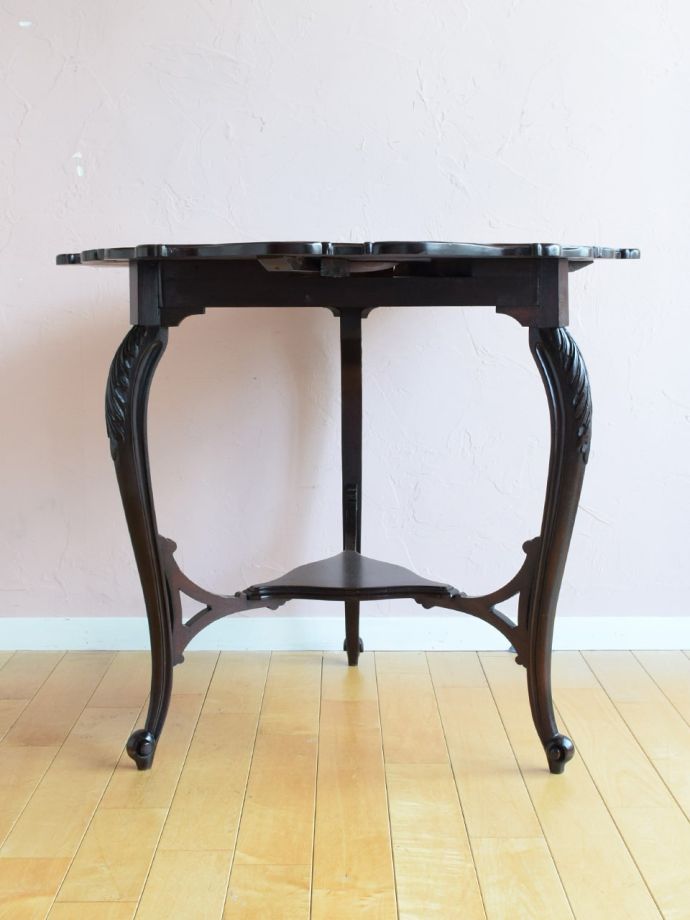 サイドテーブルの側面