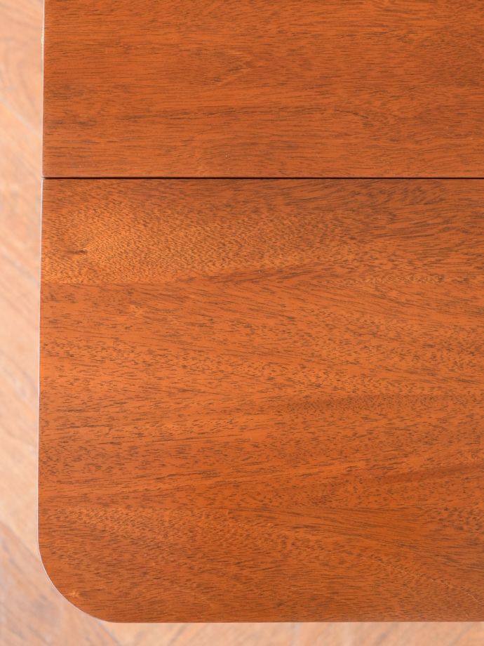 サイドチェストの天板