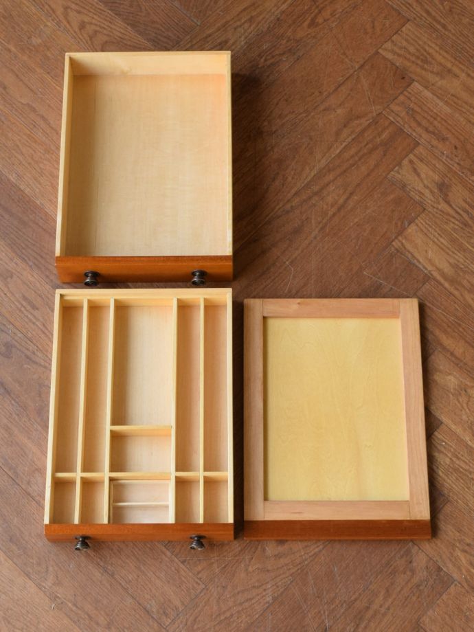 チェストの引き出しの中