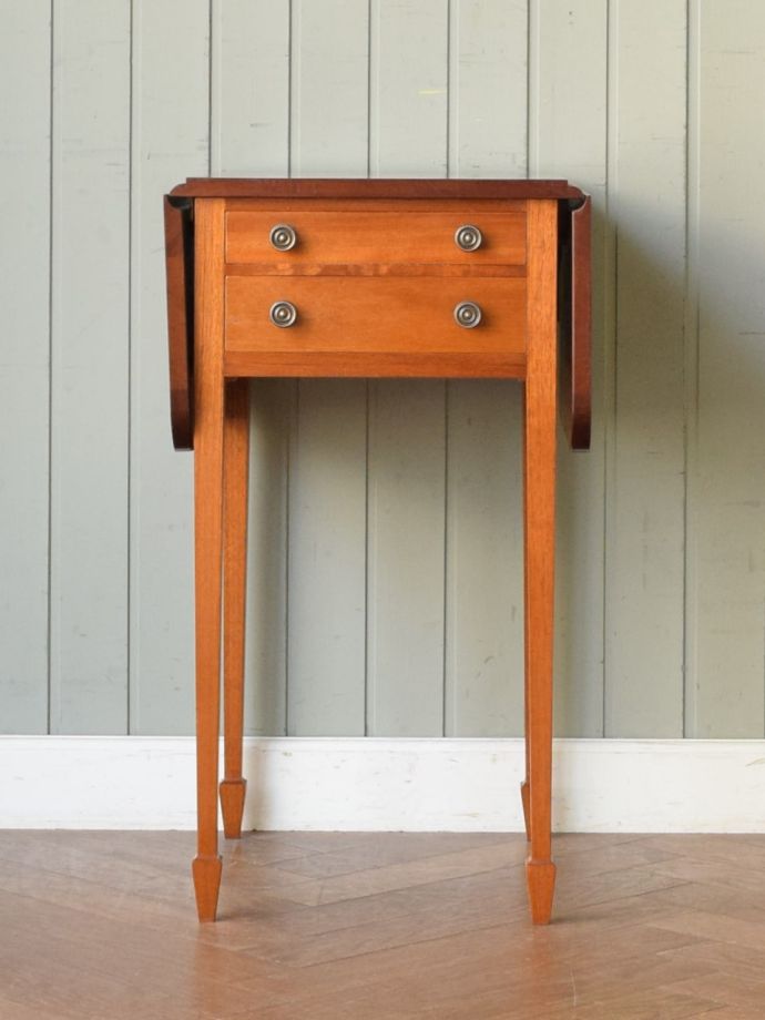 チェストの後ろ姿