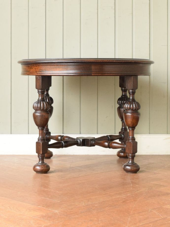 コーヒーテーブルの側面